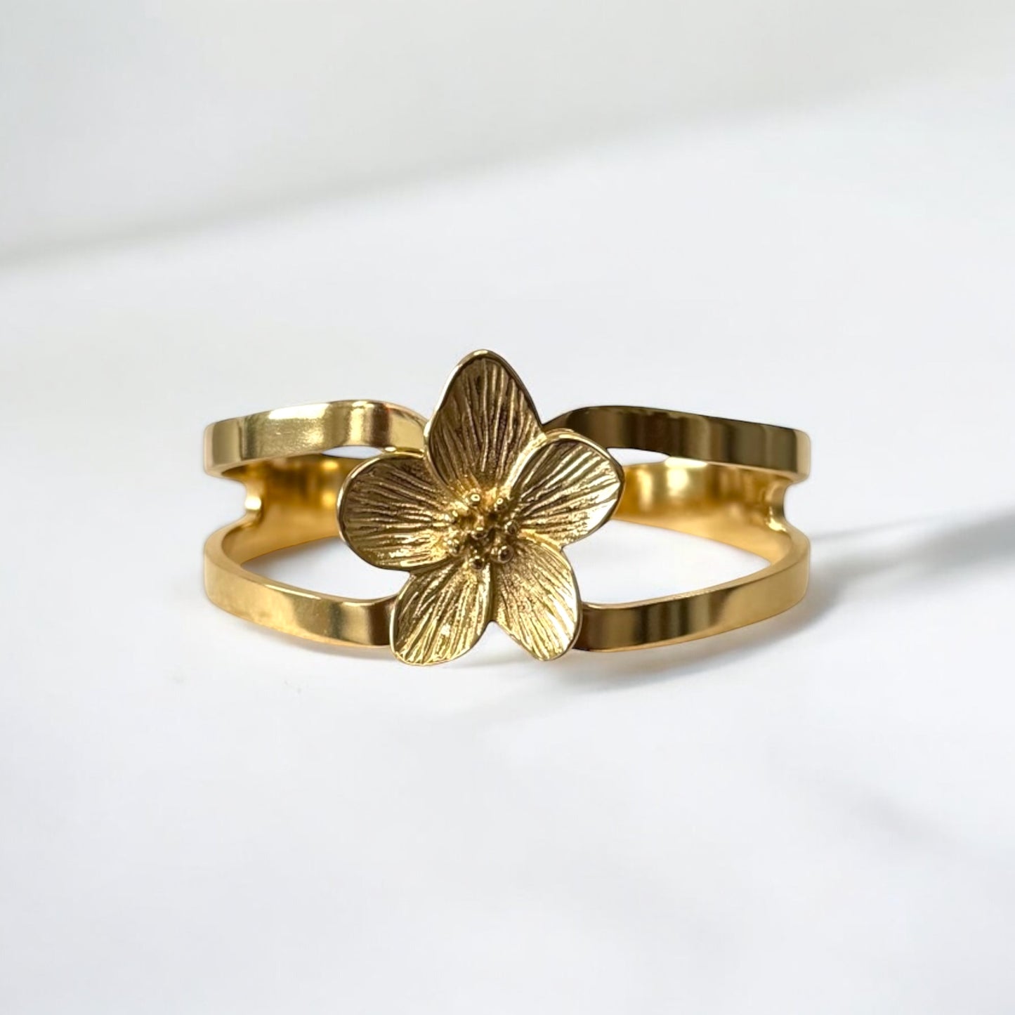 Luxury Gold-Plated Floral Bracelet with Dual Band and Detailed Flower Accent