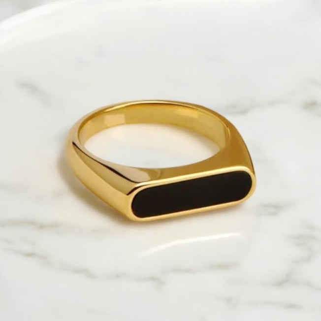 Gold Signet Ring with Sleek Black Onyx Inlay (Size 7)