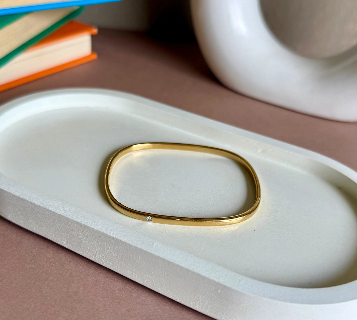 Elegant Gold Square Bangle with Diamond Accent - Sleek & Simple Design