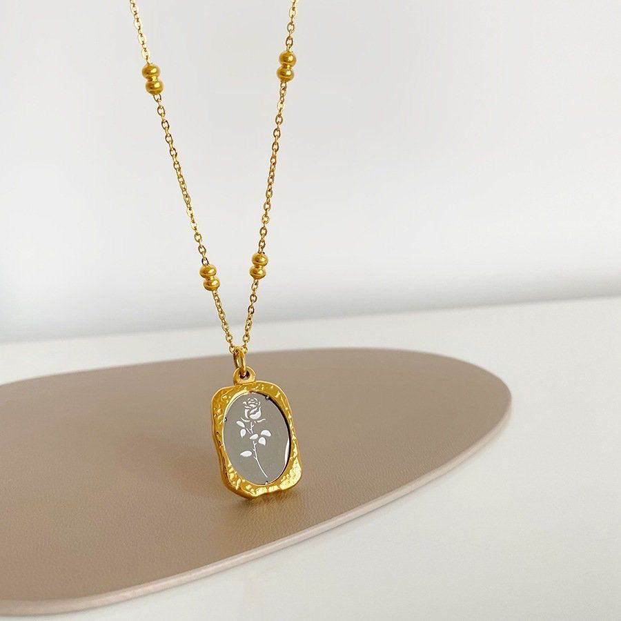 Elegant Vintage Rose Pendant Necklace – Gold Chain Necklace