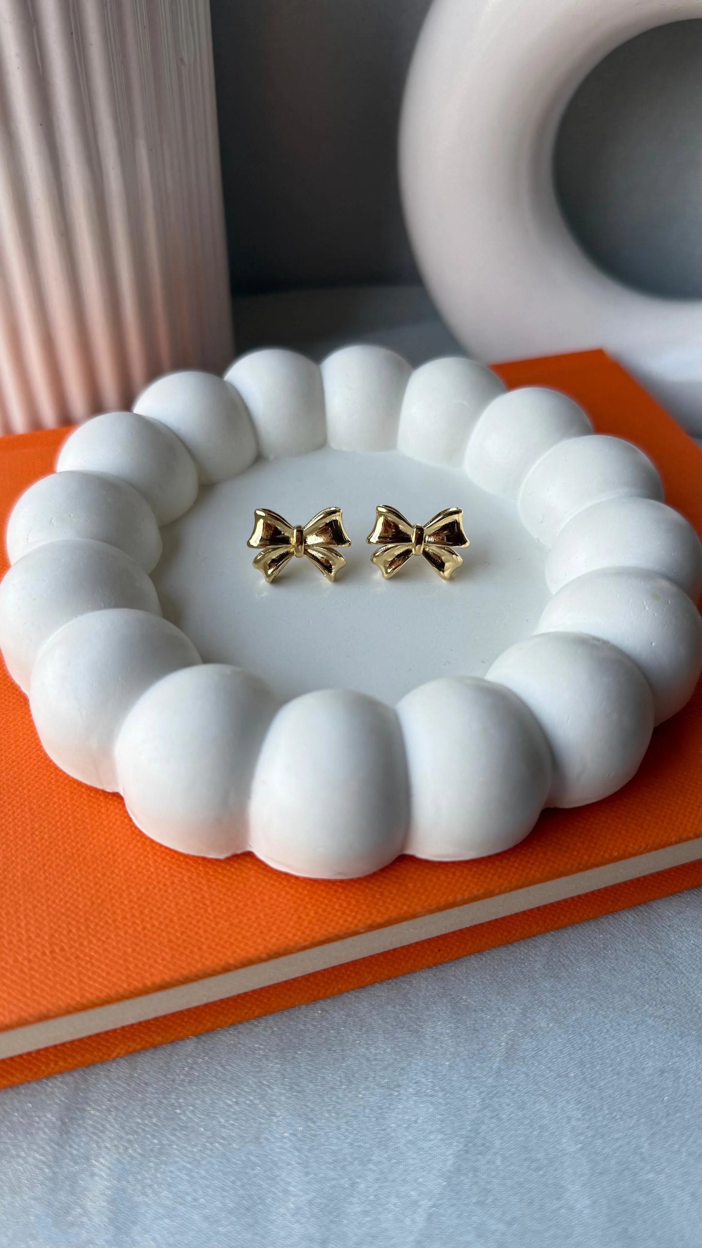 Elegant Gold-Plated Bow Stud Earrings - Chic Bowknot Design for Women’s Fashion