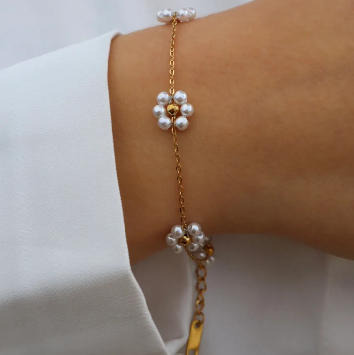 Daisy Pearl Flower Bracelet – Stainless Steel Gold Chain, Anti-Tarnish Jewelry for Women