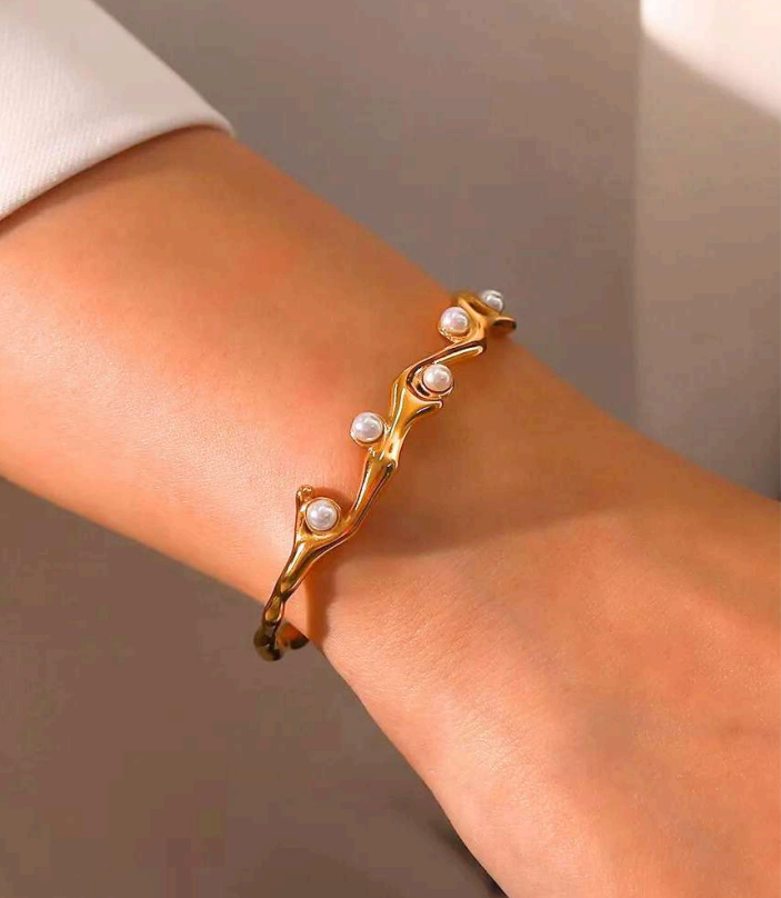 Elegant Gold-Plated Pearl Branch Bangle Bracelet – Delicate Adjustable Women’s Fashion Jewelry