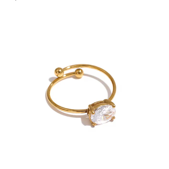 Gold Cuff Ring with Oval Crystal – Elegant and Minimalist Design (Adjustable Size)