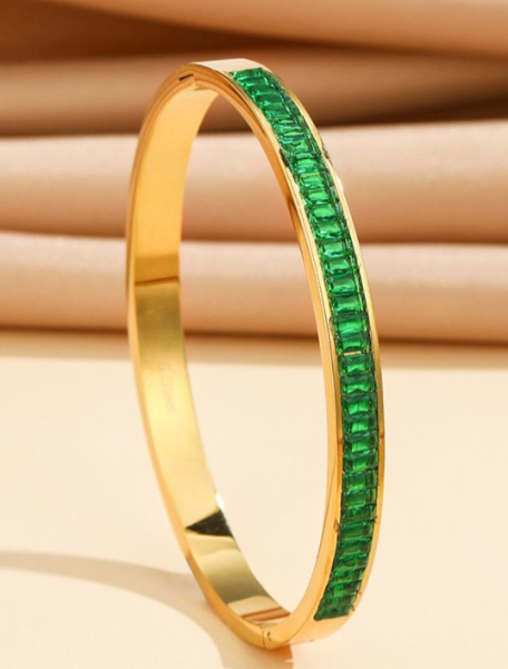 Elegant Gold and Emerald Green Stone Bangle