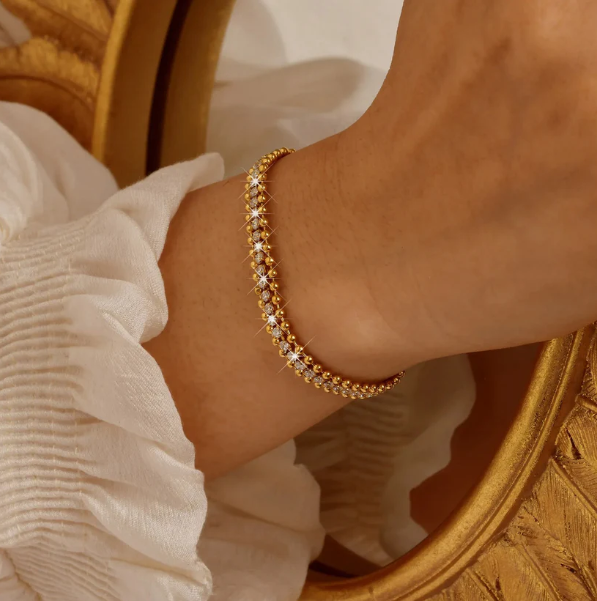 Gold and Diamond Chain Bracelet – Elegant Link Design with Sparkling Accents