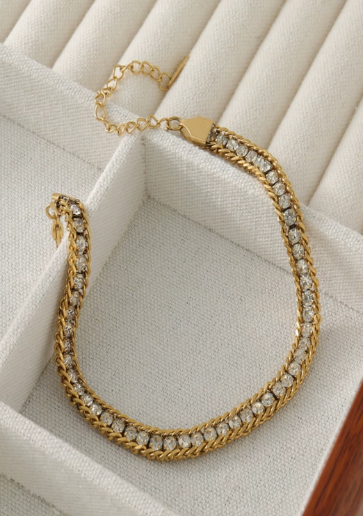 Gold and Diamond Chain Bracelet – Elegant Link Design with Sparkling Accents