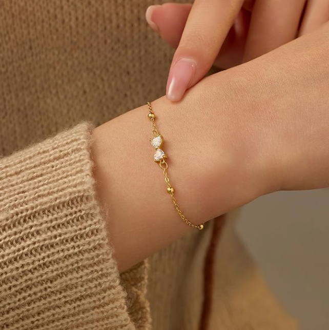 Gold Bracelet with Crystal Accents – Elegant and Chic Design