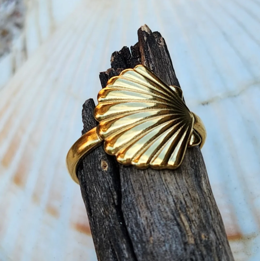 Adjustable Gold Seashell Ring – Anti-Tarnish Stainless Steel Beach Ring