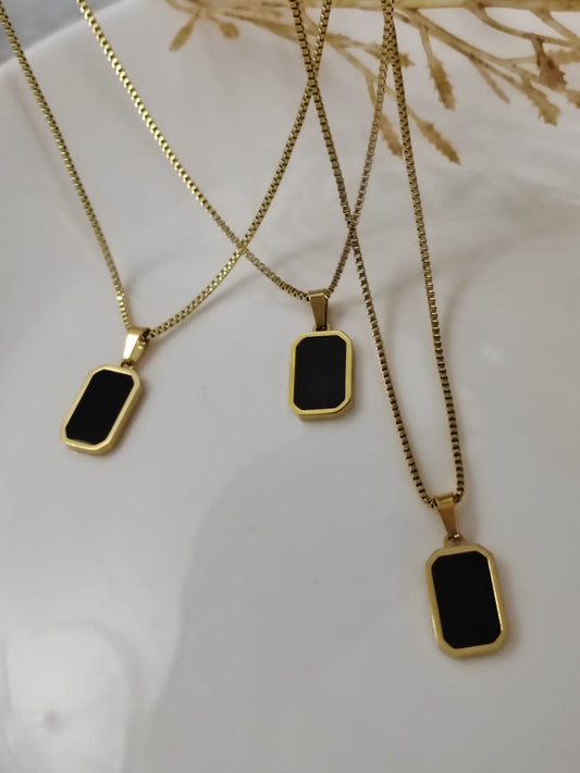 Minimalist black onyx pendant necklace