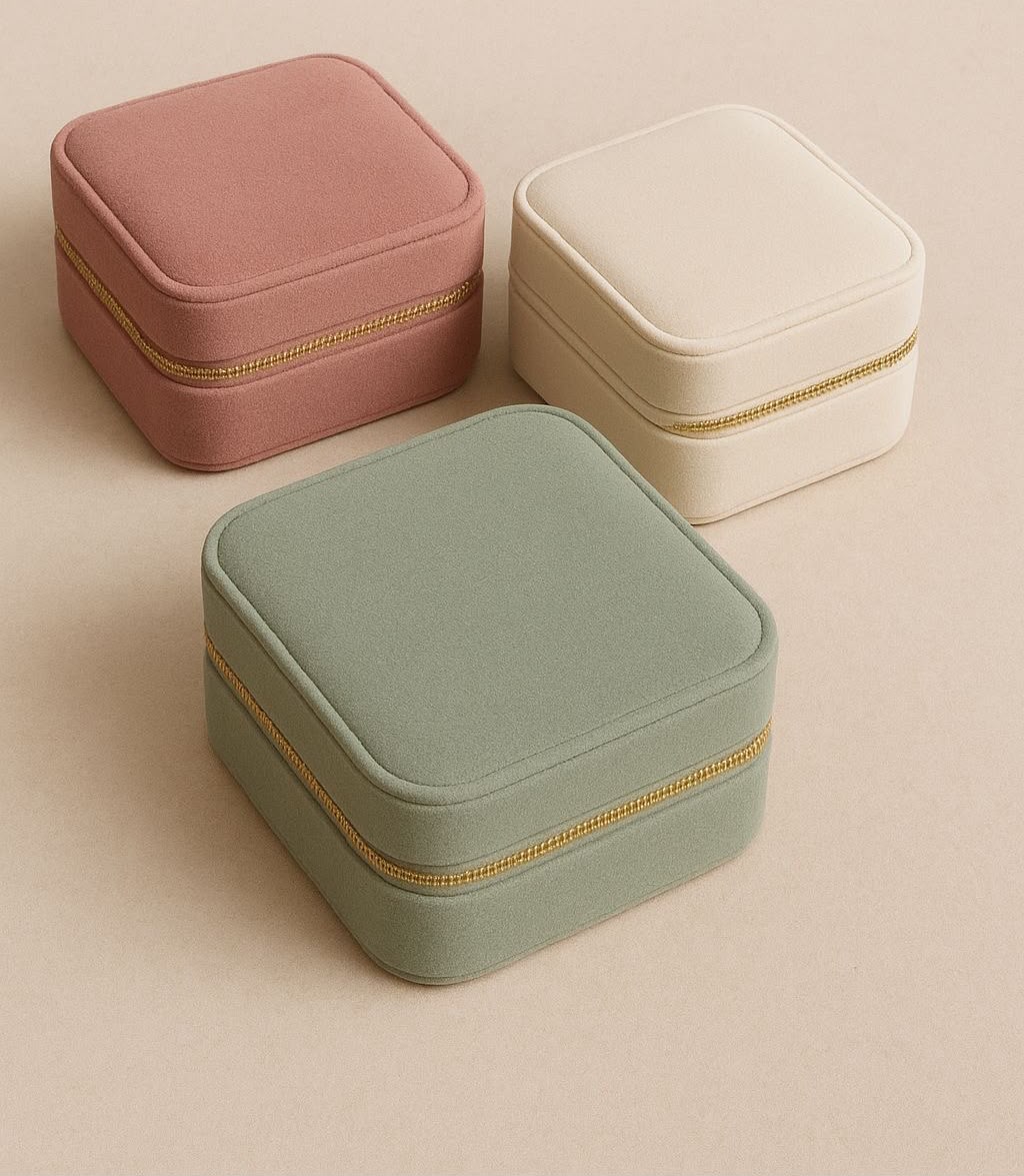 Compact pink travel jewellery box from the Wumika Jewels jewellery boxes collection