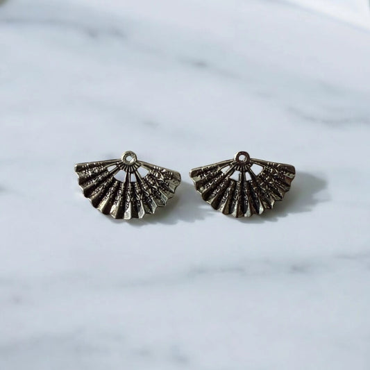 Antique Fan-Shaped Silver Earrings – A Bold and Unique Accessory