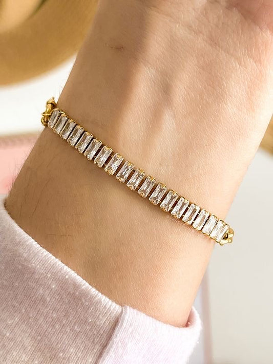 Elegant Gold and Diamond Tennis Bracelet – Timeless Luxury Design