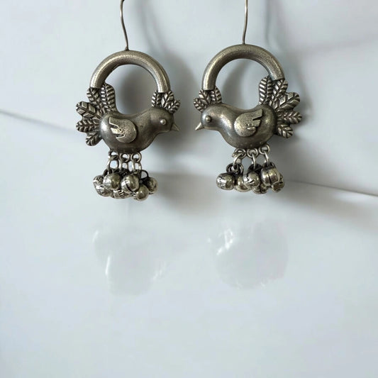 Antique Bird Motif Dangling Earrings – A Whimsical Touch of Elegance