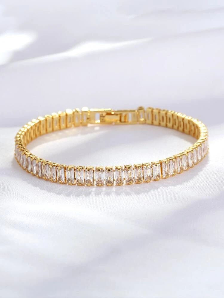 Elegant Gold and Diamond Tennis Bracelet – Timeless Luxury Design
