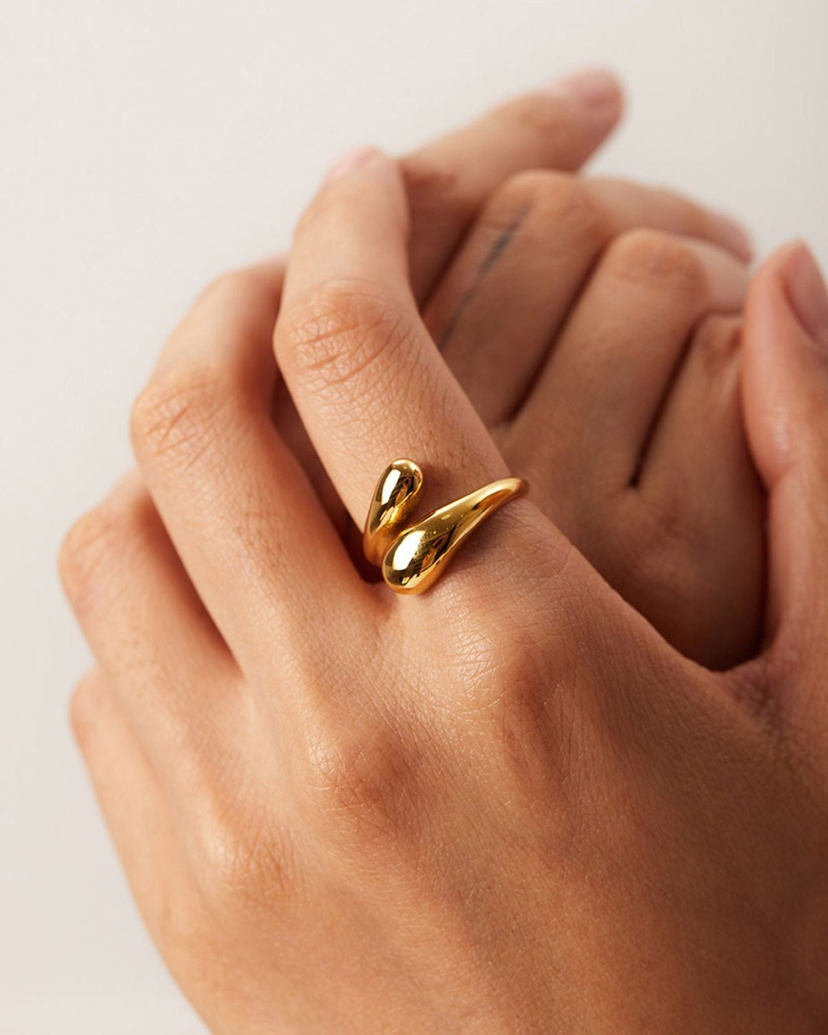 Bold Gold Wrap Ring – Adjustable Stainless Steel Statement Ring