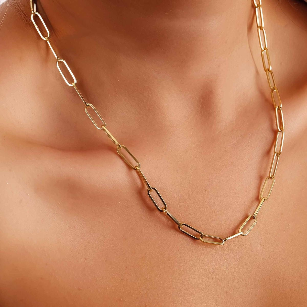 Gold Paperclip Chain Necklace – Elegant and Modern Design