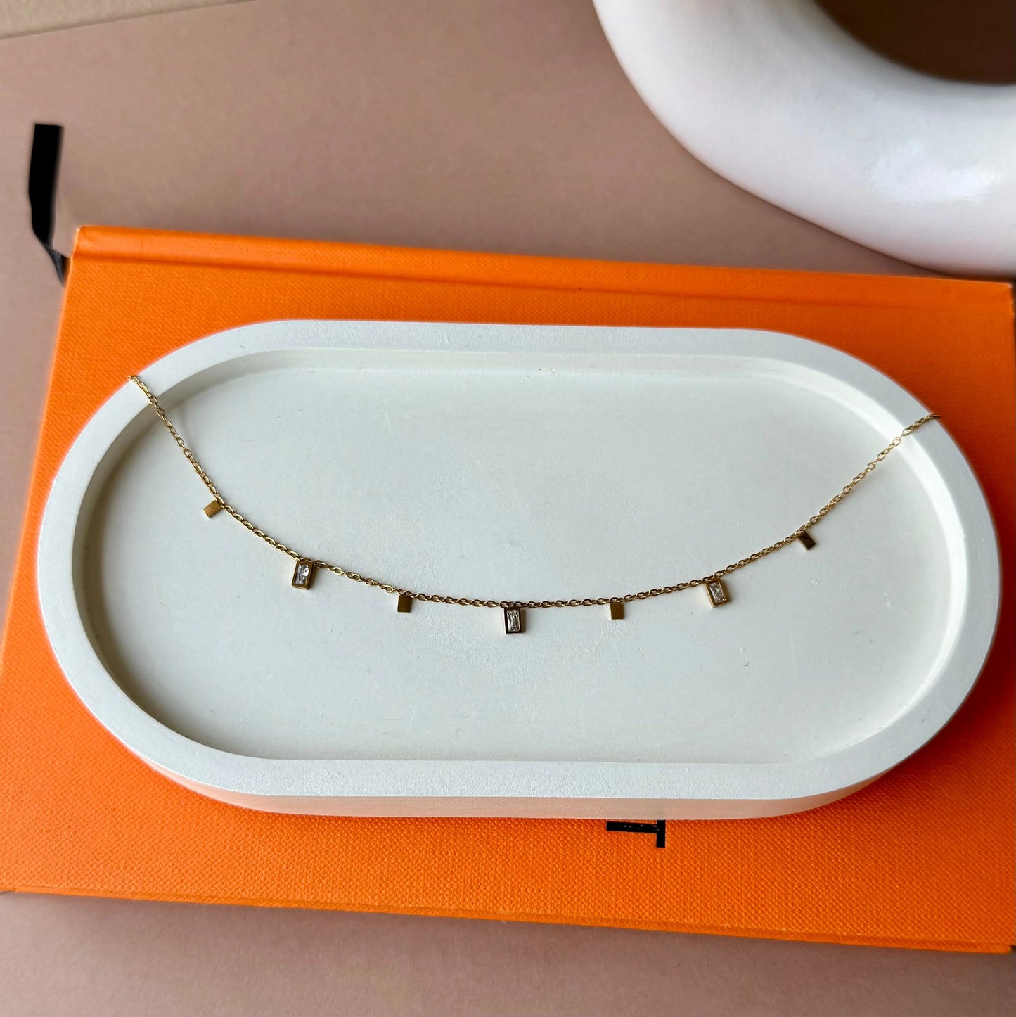 Minimalist Gold Square Pendant Necklace – Dainty Geometric Jewelry