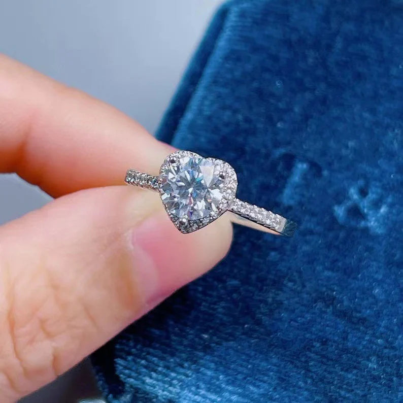 Exquisite Heart-Shaped Diamond Ring (Size 7)