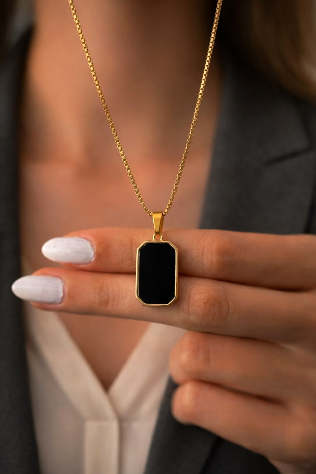 Minimalist Black Onyx Pendant Necklace