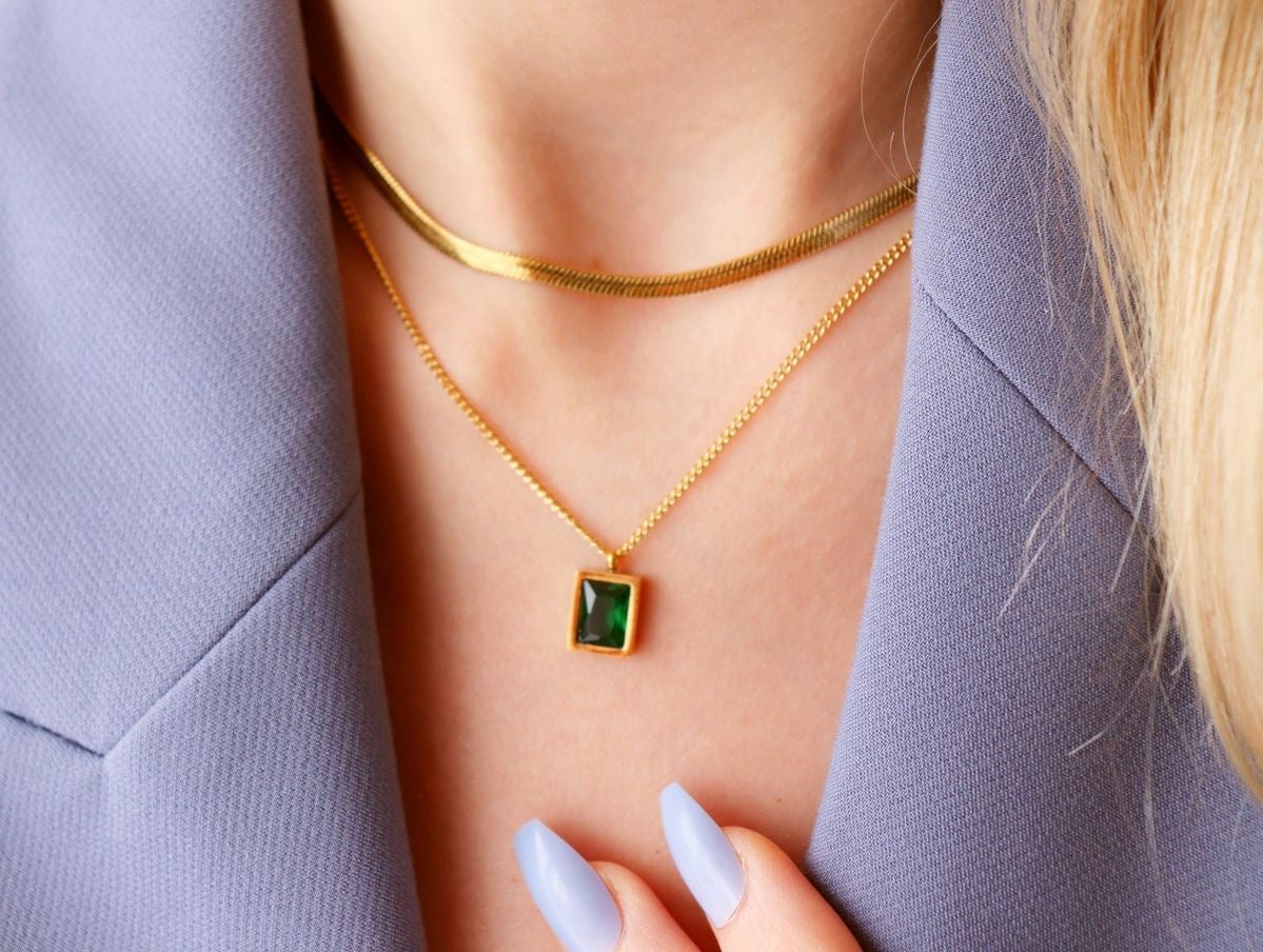 Gold Layered Necklace Set – Elegant Snake Chain with Green Gem Pendant
