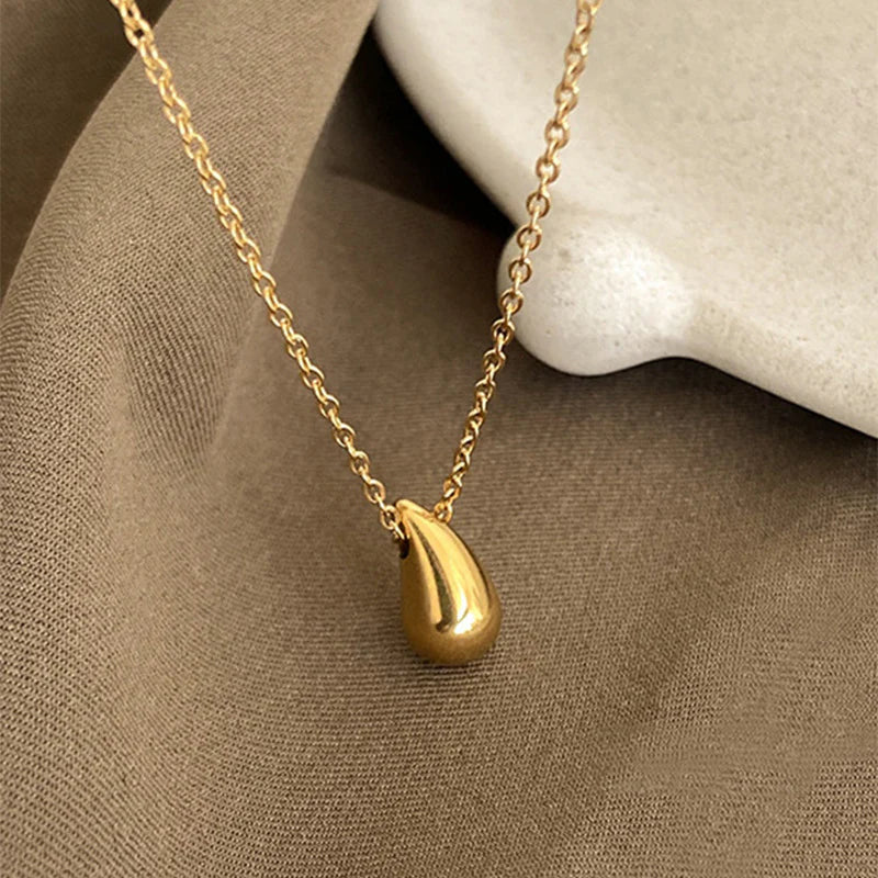 Minimalist Gold Teardrop Pendant Necklace – Elegant Stainless Steel Waterproof Jewelry