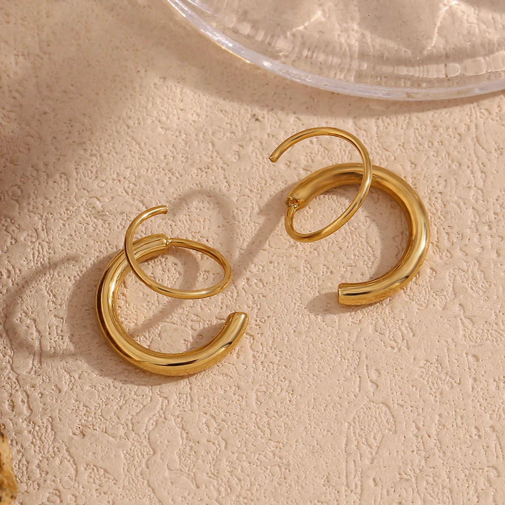 Minimalist Gold Hoop Earrings – Everyday Lightweight Huggie Hoops