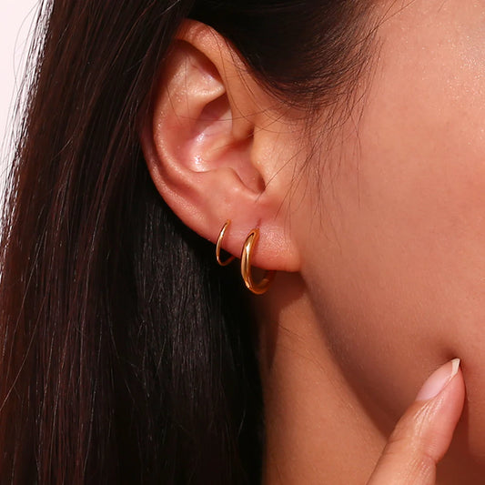 Minimalist Gold Hoop Earrings – Everyday Lightweight Huggie Hoops