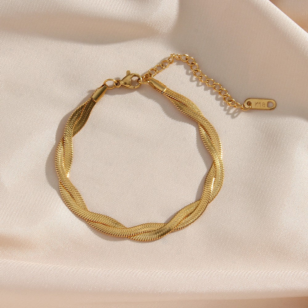 Elegant Twisted Gold Bracelet – Adjustable Herringbone Chain
