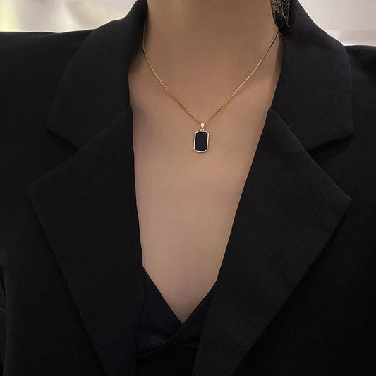 Minimalist Black Onyx Pendant Necklace