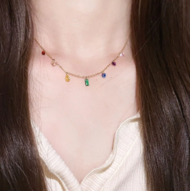 Gold Necklace with Multi-Colored Gemstones – Elegant and Vibrant Design