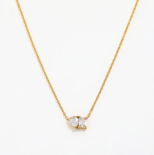 Gold Necklace with Crystal Pendant – Elegant and Timeless Design