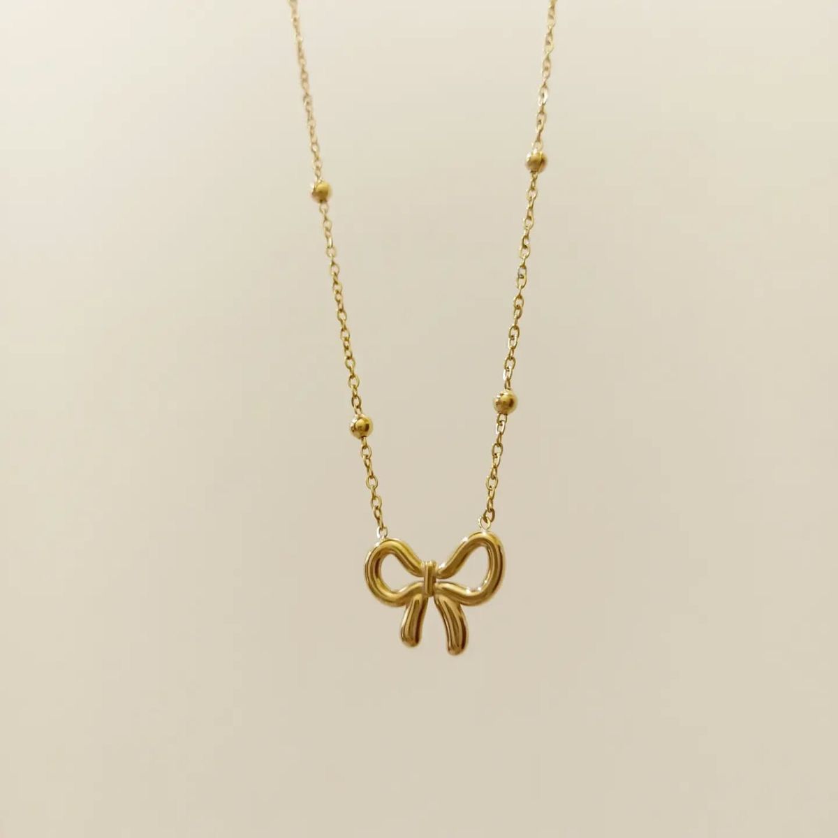 Dainty Gold Bow Pendant Necklace for Women – Elegant Minimalist Jewelry