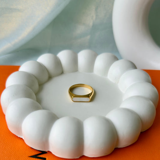 Elegant Gold Signet Ring with Mother of Pearl – Minimalist Luxury Jewelry (Size 9)
