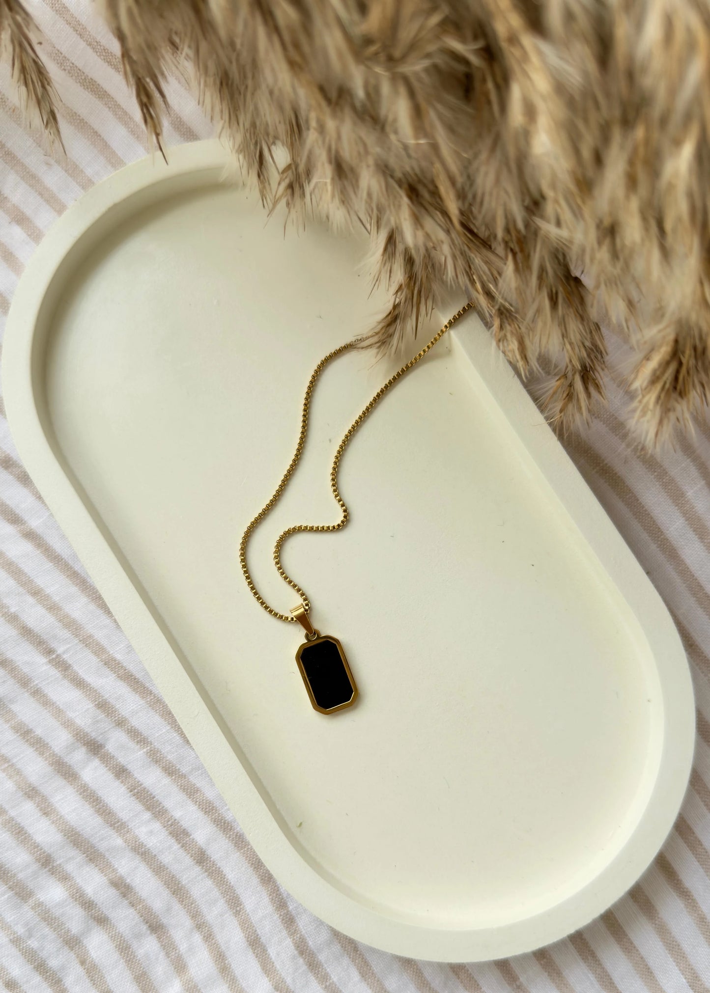 Minimalist Black Onyx Pendant Necklace
