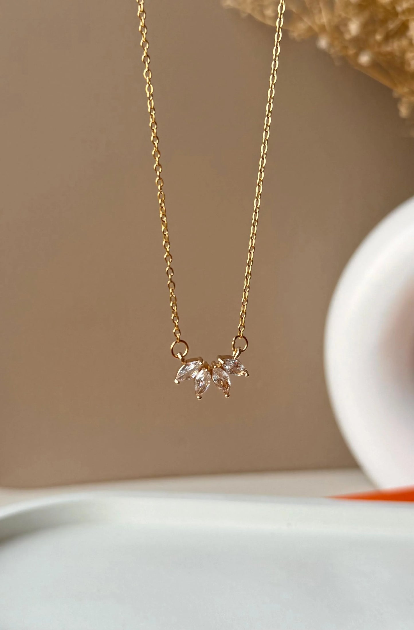 Elegant Gold Crystal Pendant Necklace