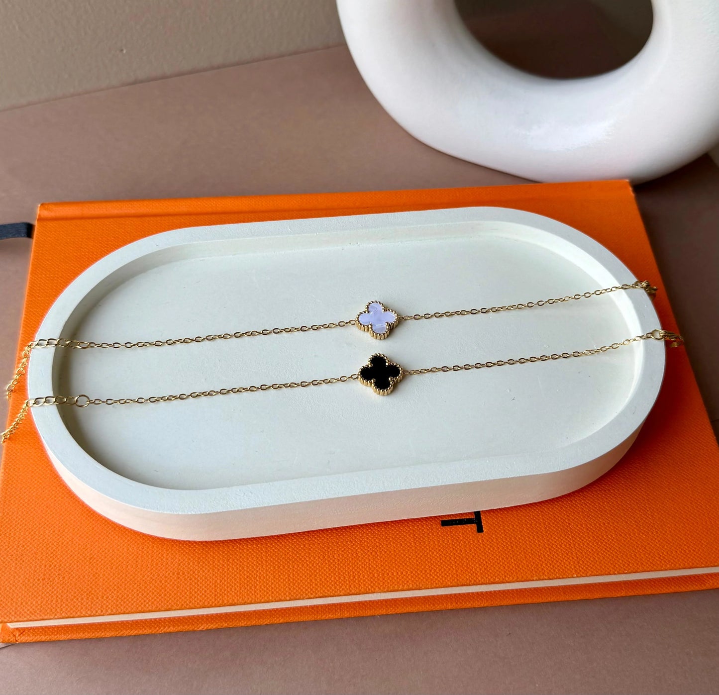 Reversible Gold Bracelet with Mother of Pearl and Black Clover Charm