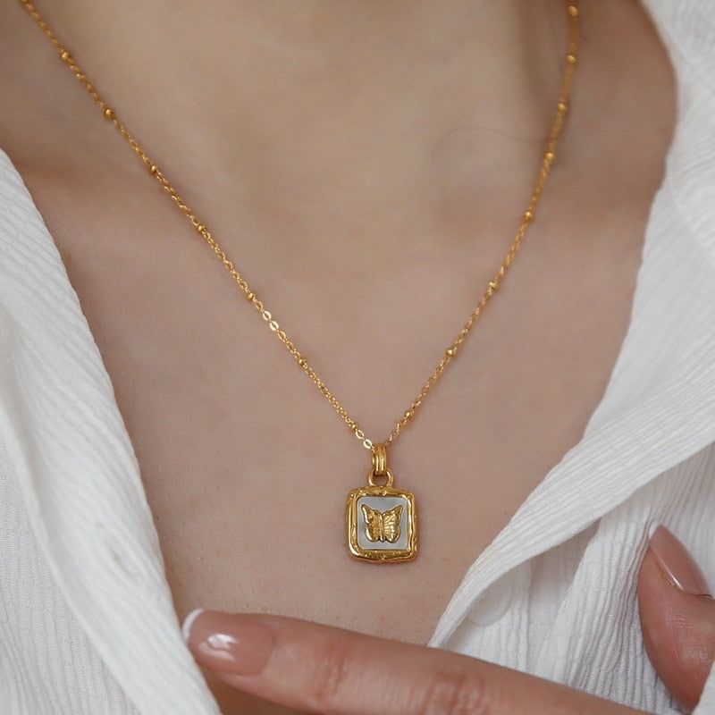 Gold Butterfly Pendant Necklace – Elegant and Vintage-Inspired Design