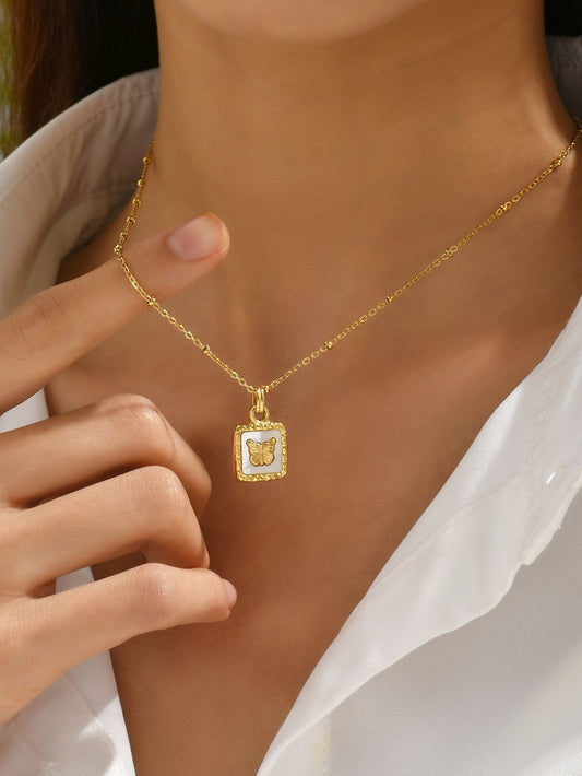 Gold Butterfly Pendant Necklace – Elegant and Vintage-Inspired Design