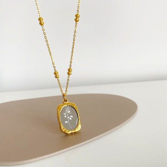 Elegant Vintage Rose Pendant Necklace – Gold Chain Necklace