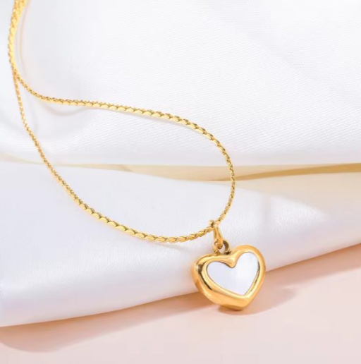 Gold Heart-Shaped Pendant Necklace with Mother-of-Pearl Inlay
