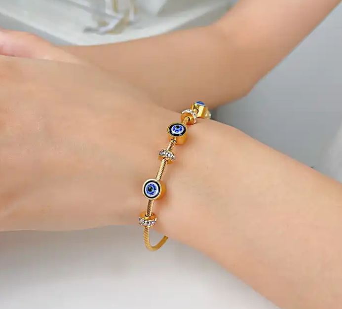 Gold Evil Eye Bracelet with Diamond Accents – Trendy Protection Charm