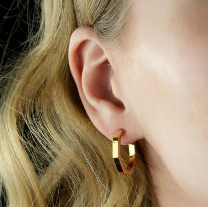 Elegant Hexagonal Gold-Plated Huggie Hoop Earring - Minimalist Geometric Design