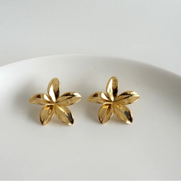 Elegant Gold Plated Flower-Shaped Stainless Steel Stud Earrings