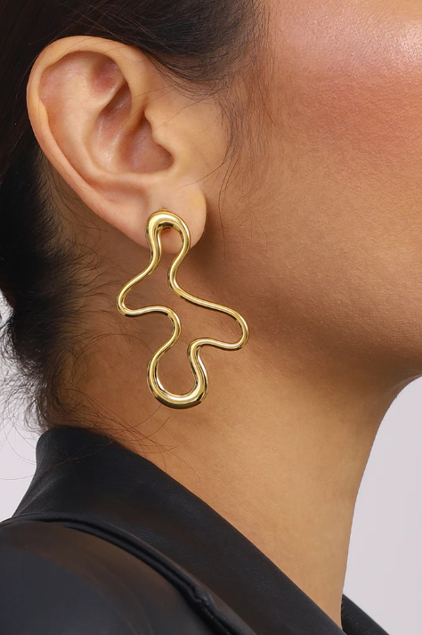 Anti-Tarnish Abstract Gold Statement Earrings – Modern Fluid Design