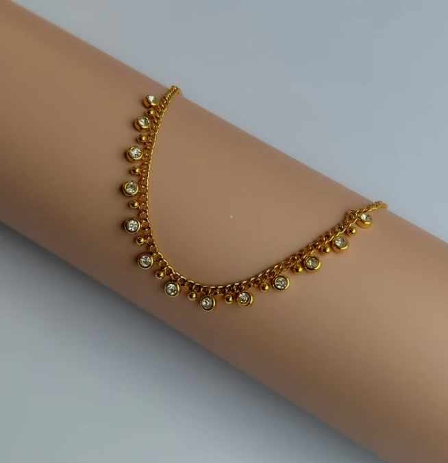 Gold-Plated Stainless Steel Charm Chain for Women – Elegant Crystal Drop Necklace