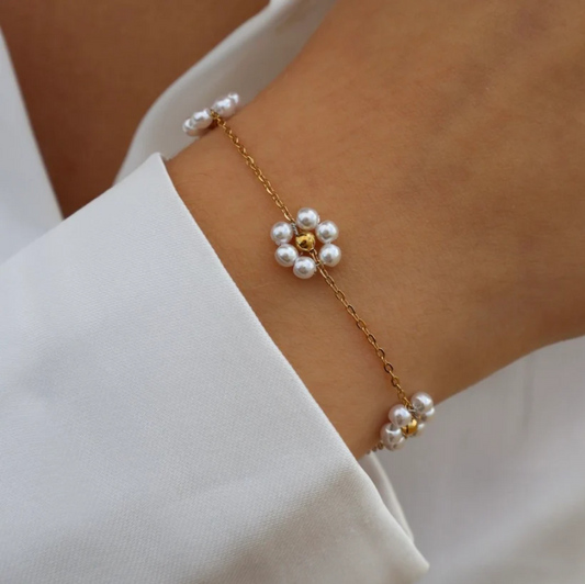 Daisy Pearl Flower Bracelet – Stainless Steel Gold Chain, Anti-Tarnish Jewelry for Women
