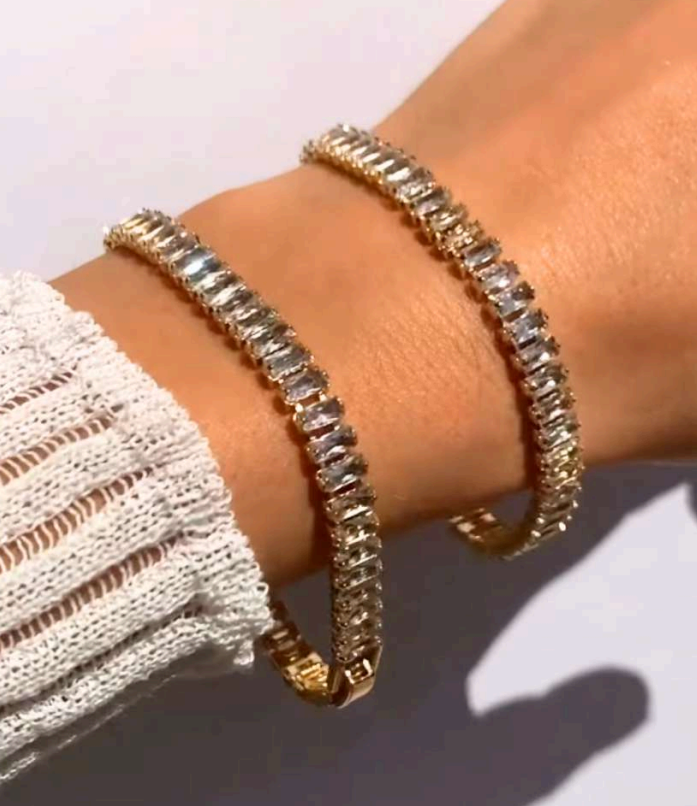 Elegant Gold and Diamond Tennis Bracelet – Timeless Luxury Design