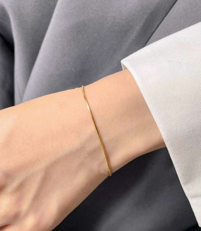 Minimalist Gold Bangle Bracelet | Anti-Tarnish Stainless Steel | Waterproof Dainty Jewelry for Everyday Wear