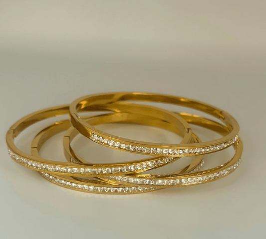 Elegant Gold-Plated Crystal Bangle Bracelet – Minimalist Luxury